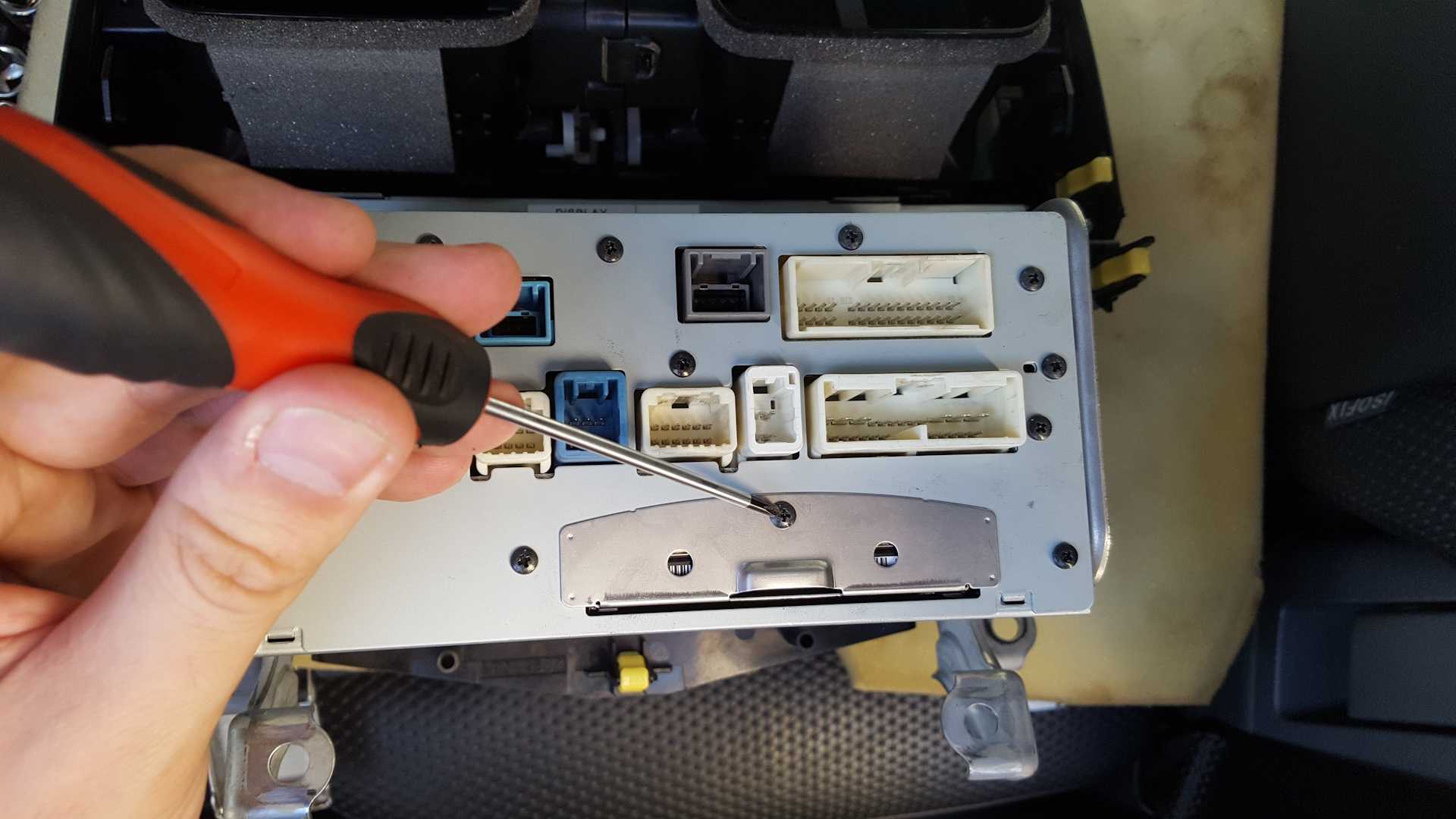 Как извлечь диск из автомагнитолы? - о технике - подключение, настройка и ремонт