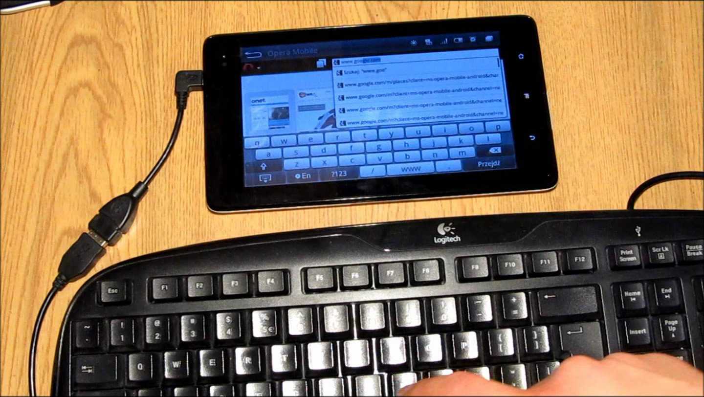 Как подключить клавиатуру к телефону Андроид Практически в любом салоне мобильной связи можно приобрести устройство, которое подключается к Андроид-устройству через USB