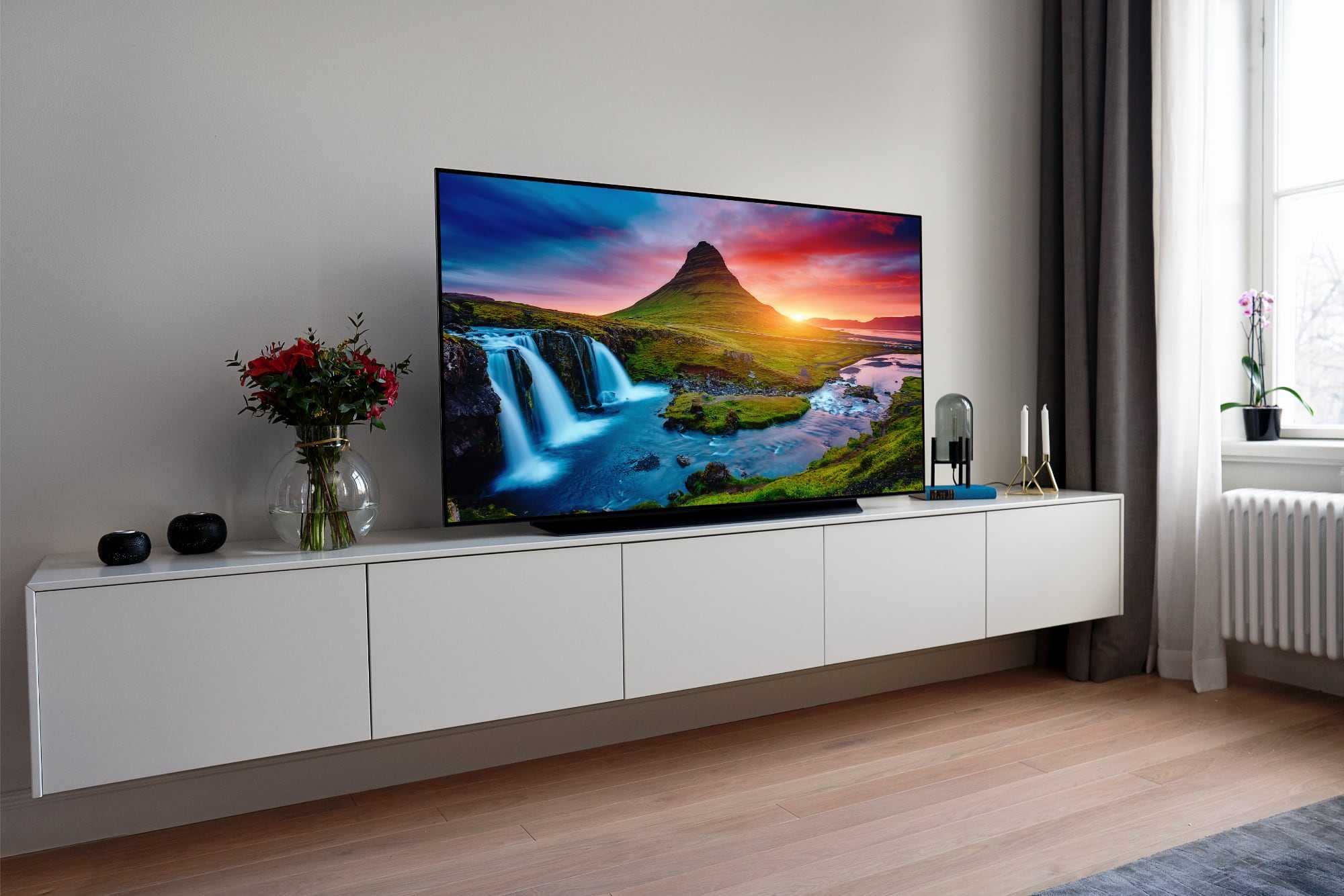 Какие есть телевизоры lg. LG OLED 55. LG c9 OLED. Телевизор 55 дюймов LG OLED. LG OLED 65 c1.