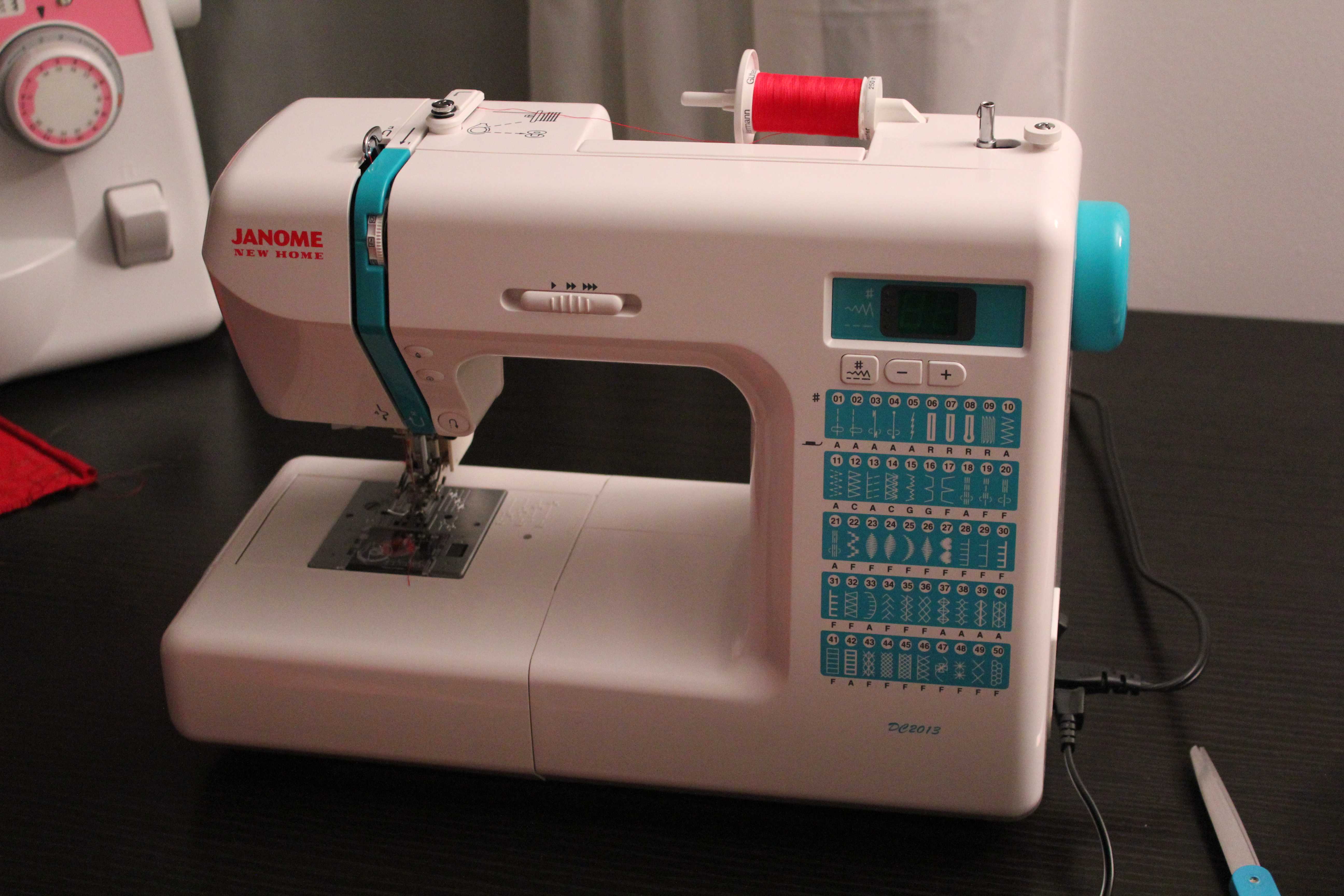 Топ-10 лучших швейных машинок: самые популярные модели для рукоделия