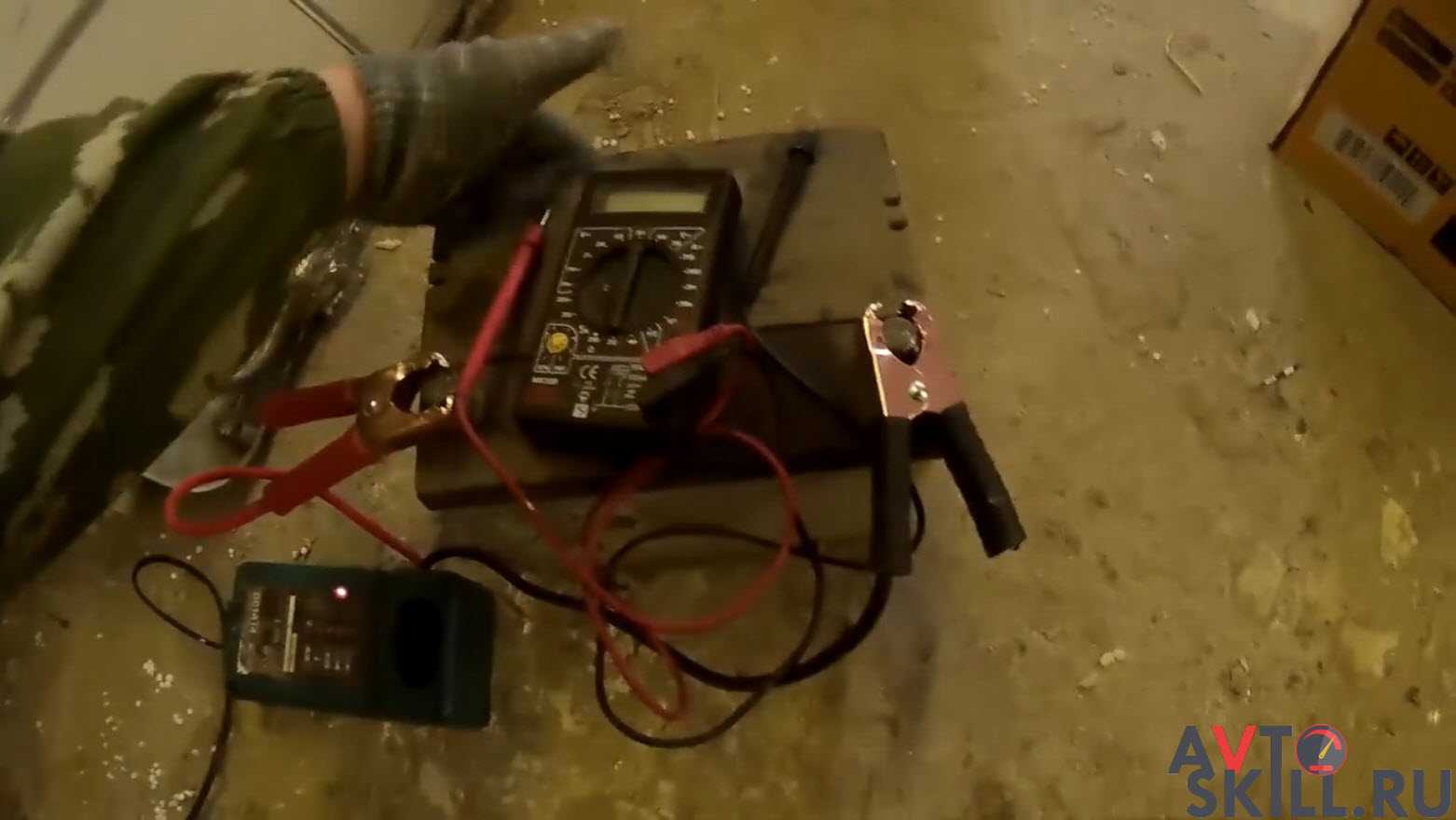Можно ли прикуривать автомобиль от аккумулятора с заведенным двигателем