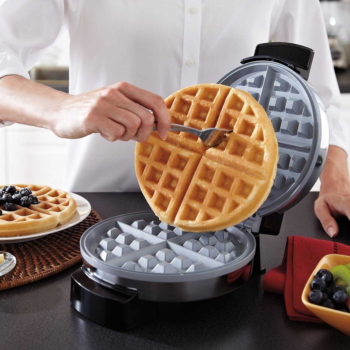 Waffle maker's. Waffle maker вафельница. Вафельница dura Ceramic. Вафельница 2022. Belgian Waffle maker.