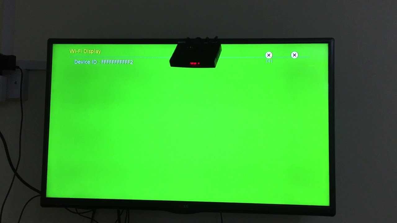 Зеленый экран при включении. Монитор зеленая подсветка. Зеленый экран. Монитор зеленого цвета. Ноутбук с зеленым экраном.